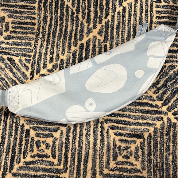 Nike Heritage Waistpack Fanny Bag - Blue Print - NWOT - Picture 5 of 7